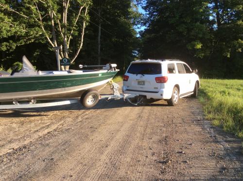 The Lund Alaskan heads off to another great day on the water!